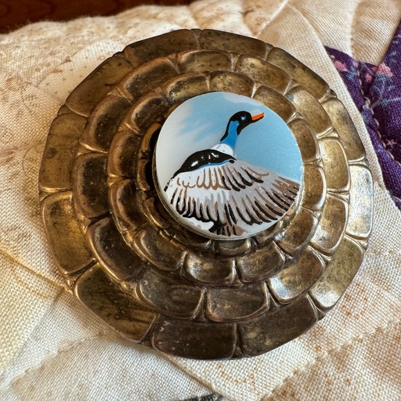 JAJ Pyrex Wildfowl broken China upcycled vintage brooch - Picture 4 of 6